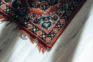 Чтобы ковёр не скользил: 6 рабочих способов фото